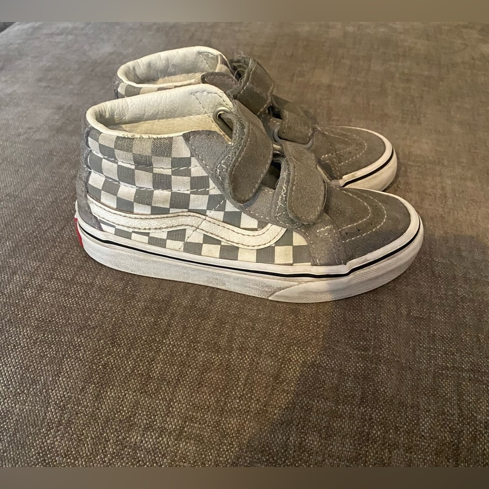 Vans kids shoes. Cole gray